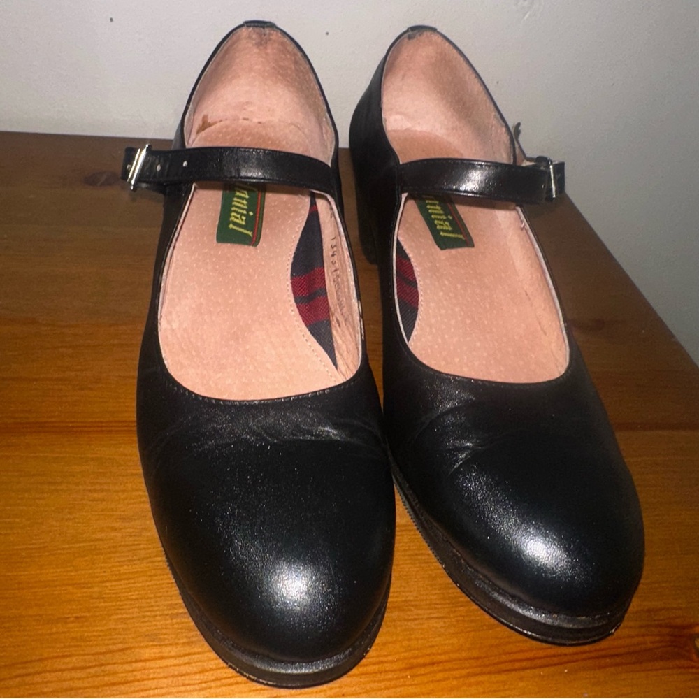 Colonial 325 Women’s Folkloric Flamenco Dance Shoes with Nails (9US / 26) Mexico